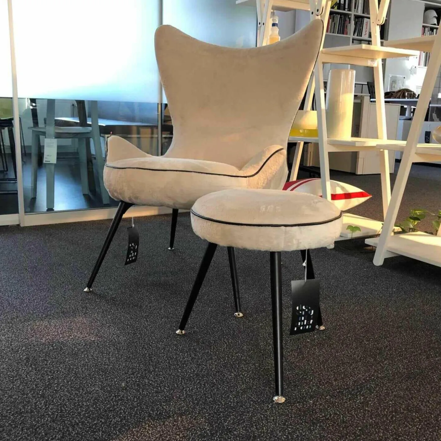 Sessel Contessa 1956 Stoff Yukon Snow Keder Schwarz Gestell Schwarz