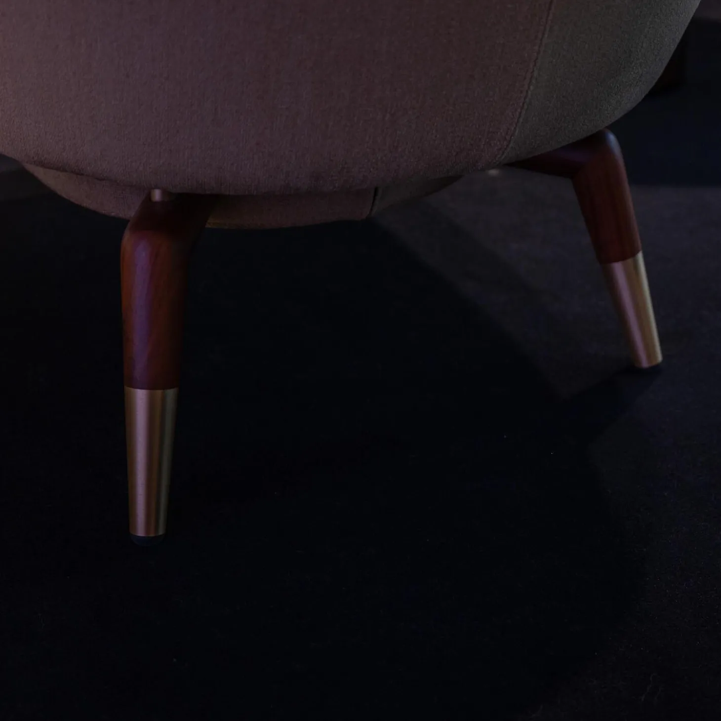 Sessel D.151.4 Bezug Stoff Kubrick K 1951 Beige Gestell Amerikanisches Nussbaumholz