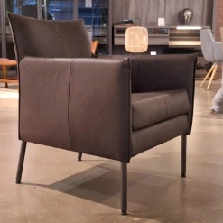 Sessel Dalia Bezug Leder Timber LT0309 Cioccolate Schwarz Gestell Rundrohr Fein Struktur 100 Kohl Schwarz