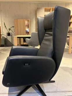 Sessel Dave Leder Normandie Schwarz Gestell Sternfuß Schwarz Matt Motorisch Verstellbar