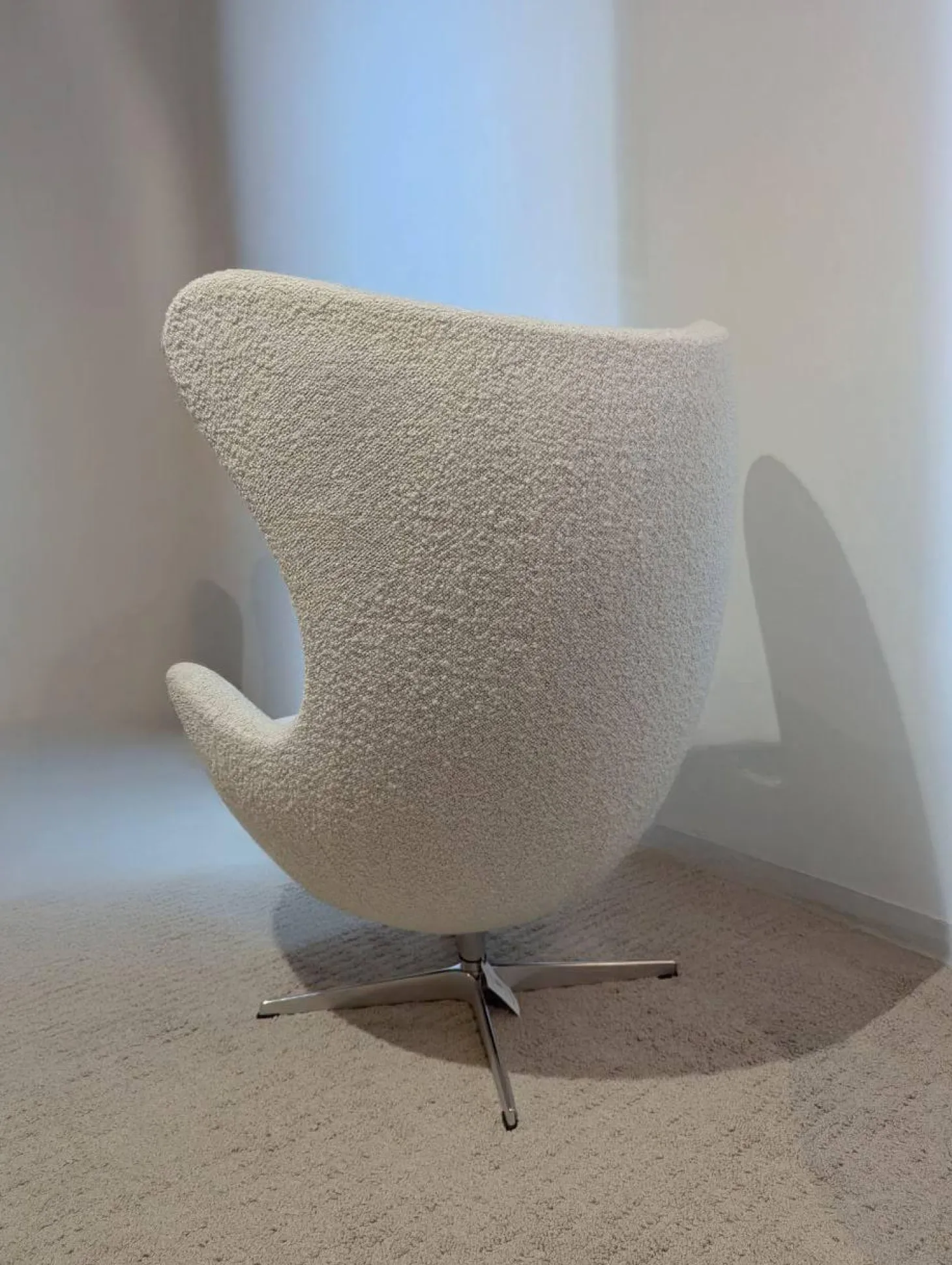 Sessel Egg Chair Stoff Karakorum Ecumee 007 Weiß Kreuzfuß Aluminium