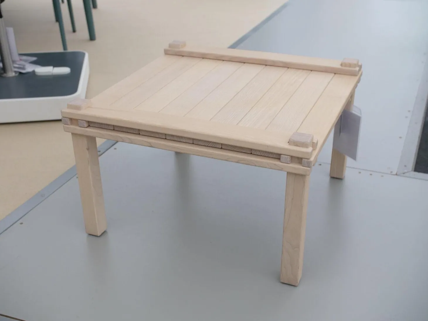 Sessel Farmer Stoff 5091 Mittelgrau Gestell Eiche Natur Geölt Inklusive Tisch