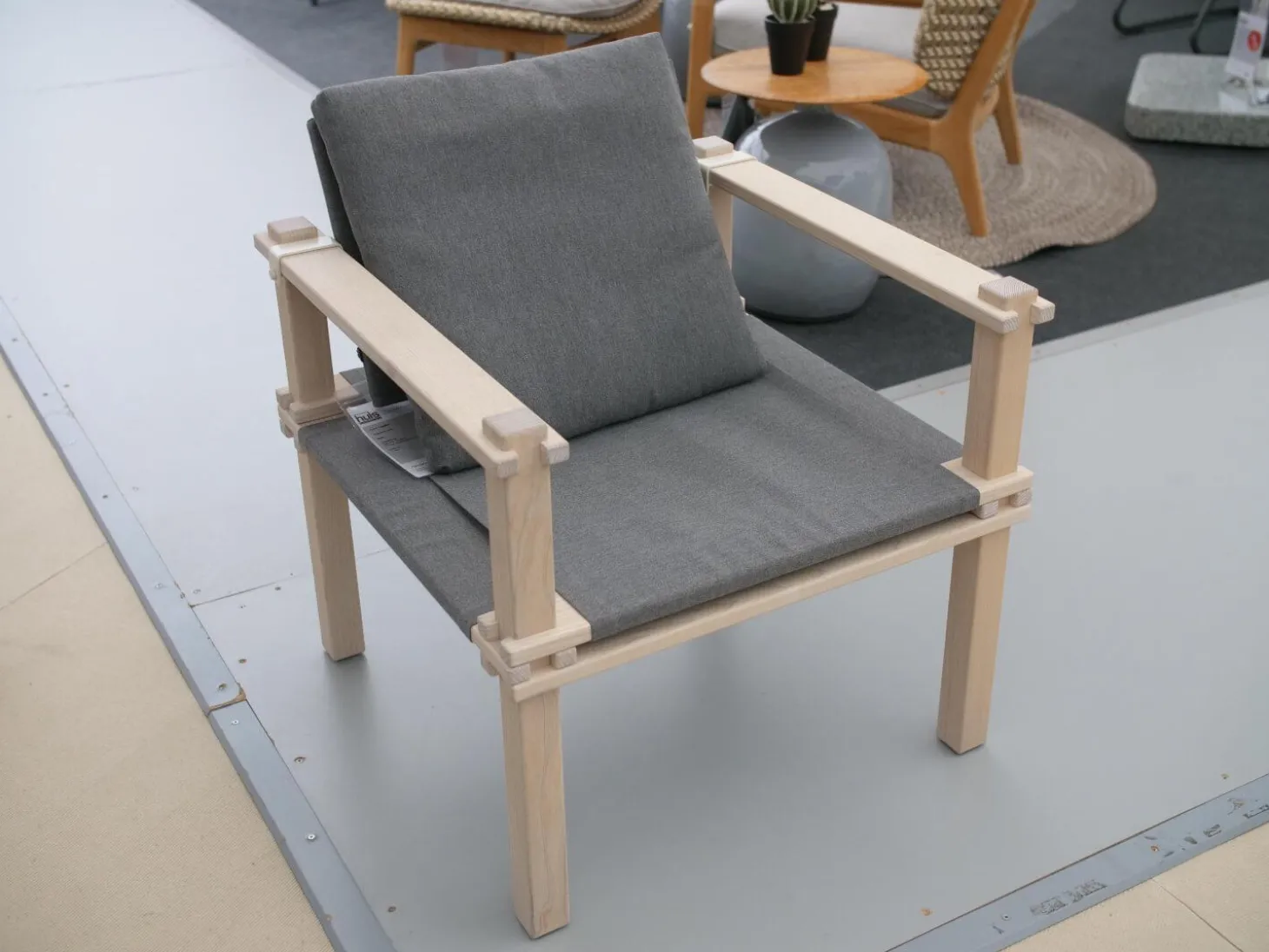 Sessel Farmer Stoff 5091 Mittelgrau Gestell Eiche Natur Geölt Inklusive Tisch