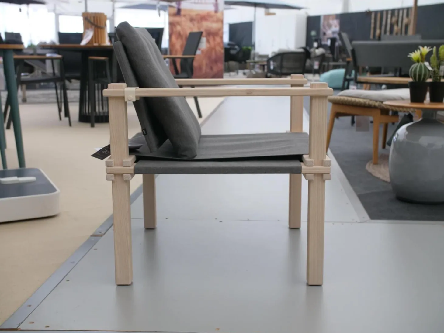 Sessel Farmer Stoff 5091 Mittelgrau Gestell Eiche Natur Geölt Inklusive Tisch