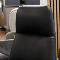 Sessel Faye Casual Lounge Leder Sauvage 8105 Schwarz Gestell Metall Schwarz M02 Mit Kunststoffgleitern Inklusive Hocker