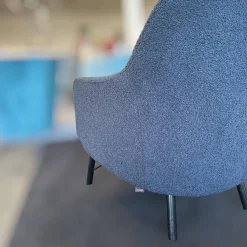 Sessel Flow Bezug Chivasso Dunkelblau Füße Esche