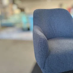 Sessel Flow Bezug Chivasso Dunkelblau Füße Esche