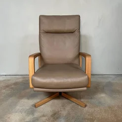 Sessel Gin Leder Prestige Walnuss Braun Gestell Eiche Massiv Geölt Inklusive Hocker