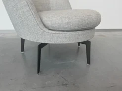 Sessel Guscioalto 015M41 Soft Stoff Top Topazio 990 Grau Gestell Metall Brüniert Inklusive Kissen