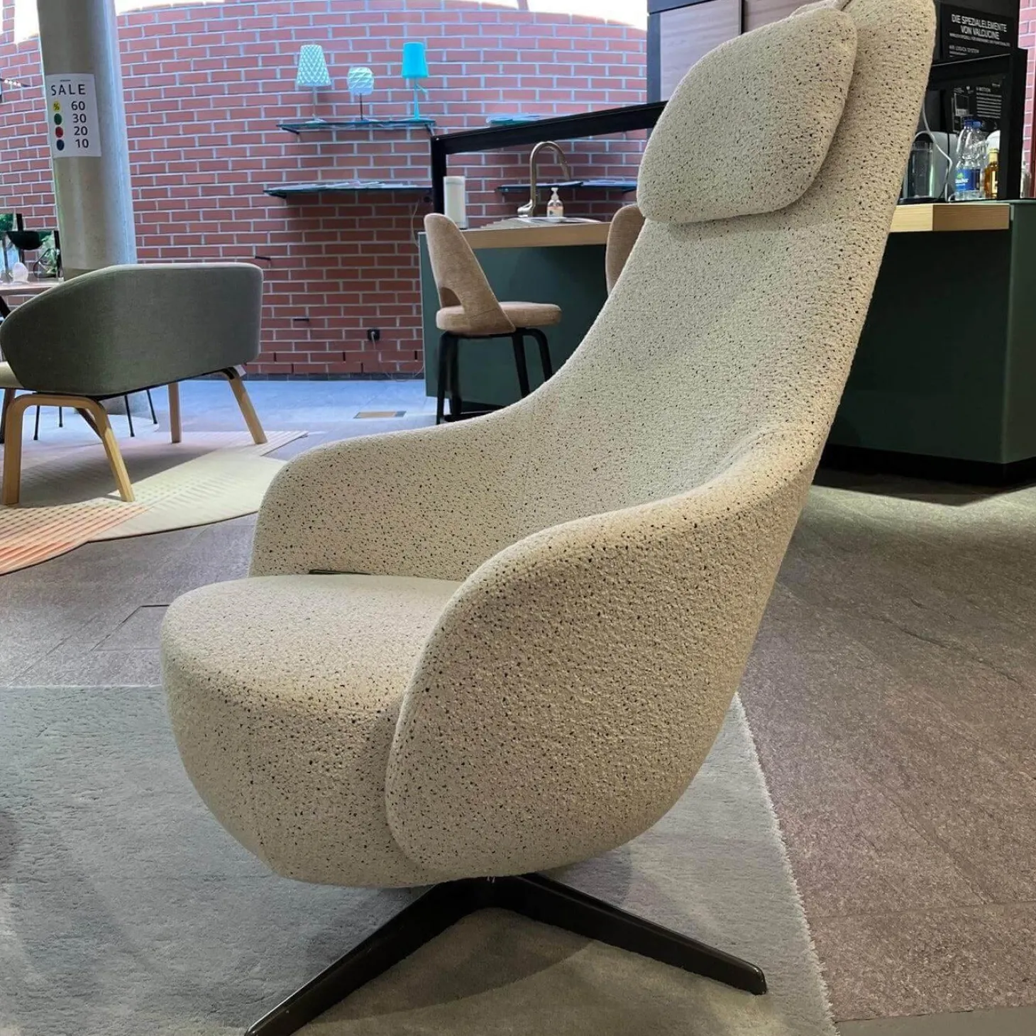 Sessel Harbor Laidback Stoff Sambuco Weiß Gestell Schwarz Pulverbeschichtet Inklusive Hocker