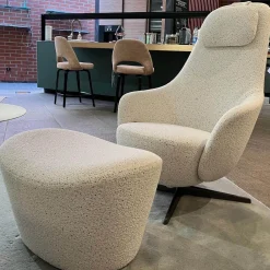 Sessel Harbor Laidback Stoff Sambuco Weiß Gestell Schwarz Pulverbeschichtet Inklusive Hocker