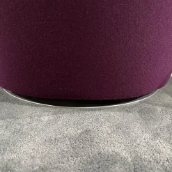 Sessel Harbor Stoff Veilchen Violett Drehgestell Grau Metallisiert Mit Tablett Eiche Schwarz Gebürstet Kopfkissen Und Hocker