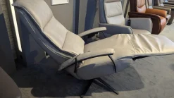 Sessel Hathi Large Leder Cloudy Alu Grau Sternfuß Metall Schwarz Verstellungen 2 Motorisch Mit Herz Waage Inklusive Massagefunktion