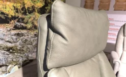 Sessel Henning Leder BelVita Olive 59 Beige Sternfuß Schwarz Inklusive Motorischer Verstellung