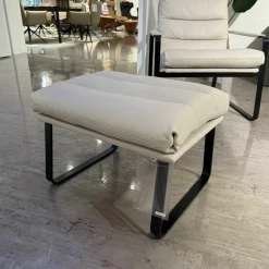 Sessel Indra Leder Senso 9050 Pampas Weiß Gestell Schwarz mit Hocker