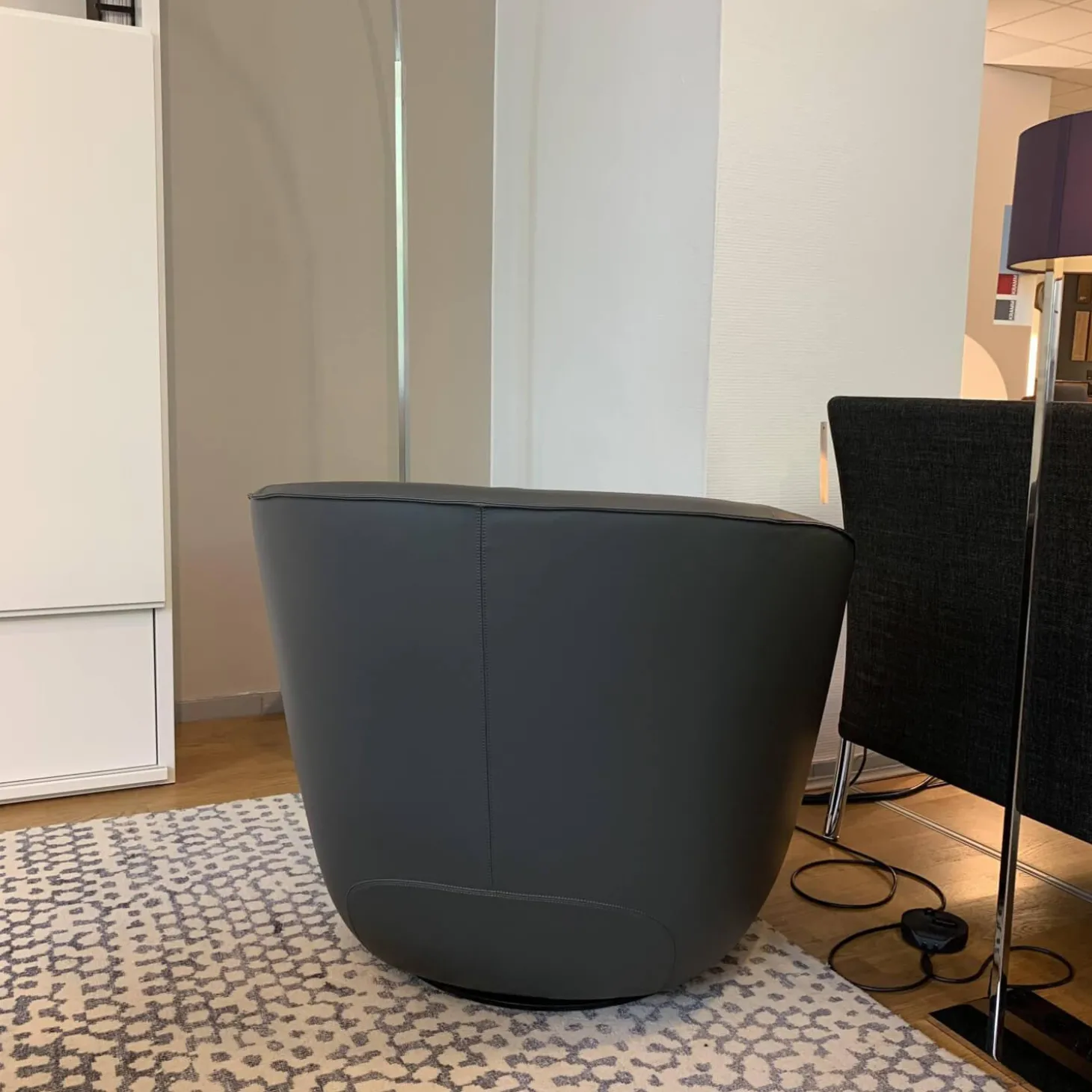 Sessel Ishino 195-10 Leder 55 1441 Basalt Grau