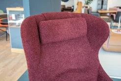 Sessel Jolly Stoff Hug Me 010 Weinrot Gestell Schwarz Grau Pulverbeschichtet mit Kopfkissen