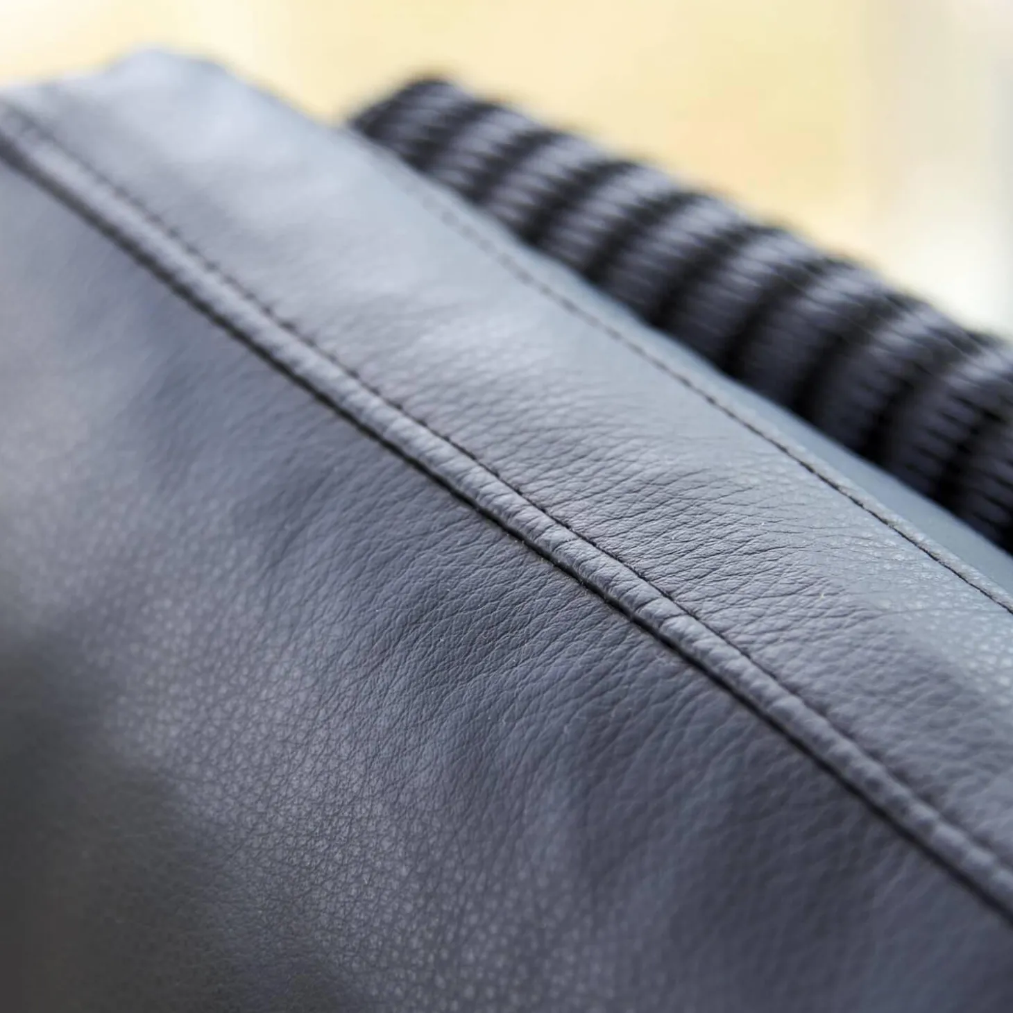 Sessel Leder Und Stoff Schwarz Gestell Metall Chrom Schwingend