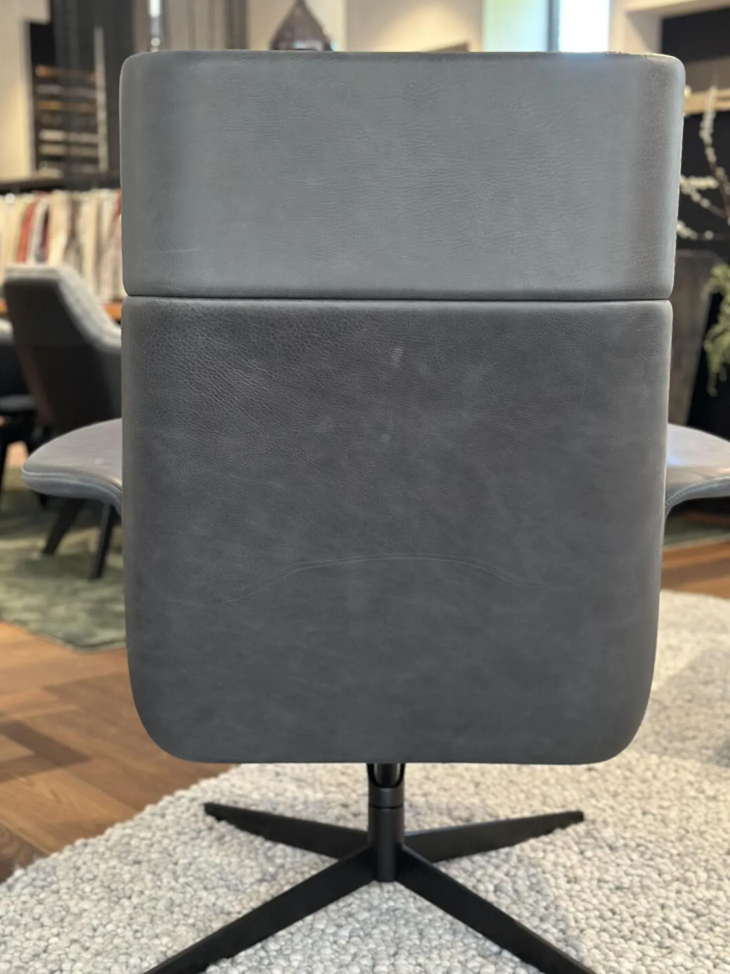 Sessel Legend 172 1000 Leder Java Vulcano Grau Kreuzfuß Metall Schwarz Matt Pulverbeschichtet Mit Hocker