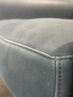 Sessel Legend 172 1000 Leder Java Vulcano Grau Kreuzfuß Metall Schwarz Matt Pulverbeschichtet Mit Hocker