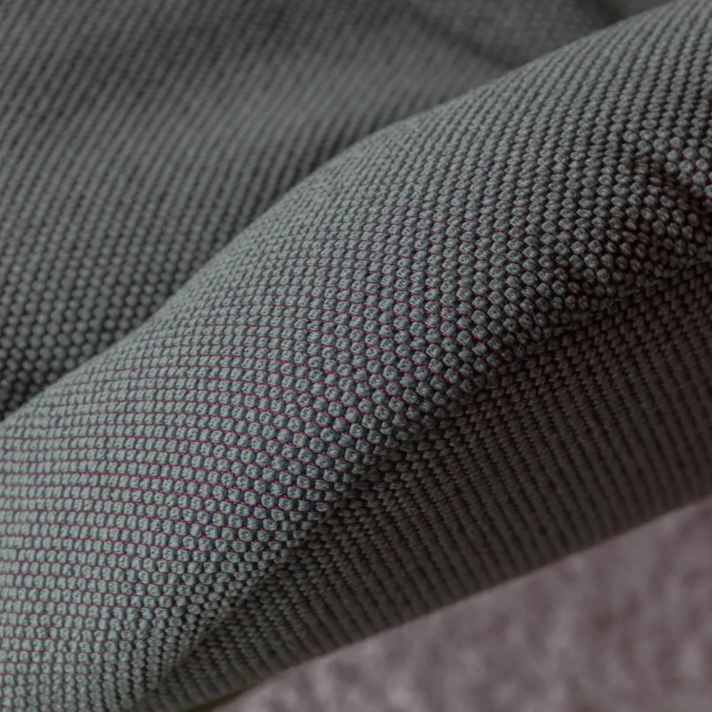 Sessel Leya Lounge Chair Stoff Opera Aloe Grau Drahtgestell RAL 6021 Blassgrün Grün Mit Kunststoffgleitern