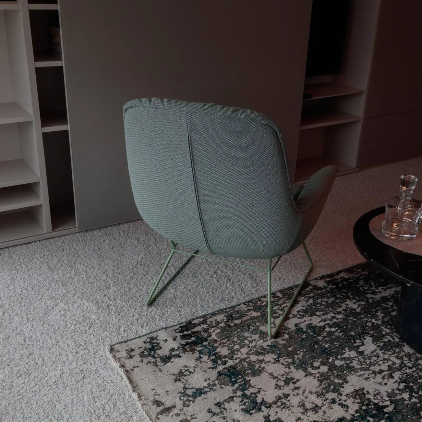 Sessel Leya Lounge Chair Stoff Opera Aloe Grau Drahtgestell RAL 6021 Blassgrün Grün Mit Kunststoffgleitern