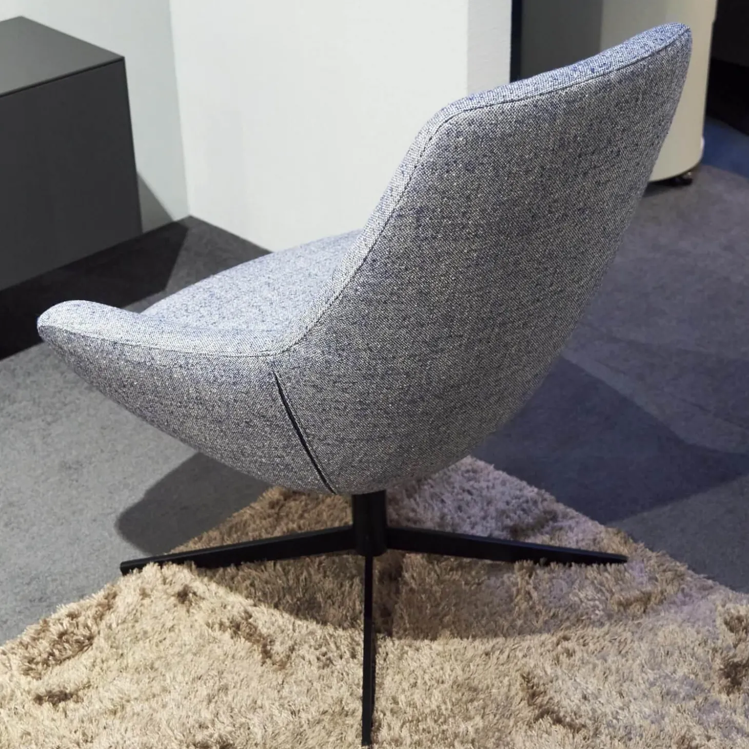 Sessel Liv 2181 Stoff 3lfm Spring Grau Blau Fußkreuz Stahl Schwarz Matt Pulverbeschichtet Mit Kunststoffgleitern