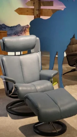 Sessel Magic M Leder Paloma Grau Gestell Signature Schwarz Inklusive Hocker