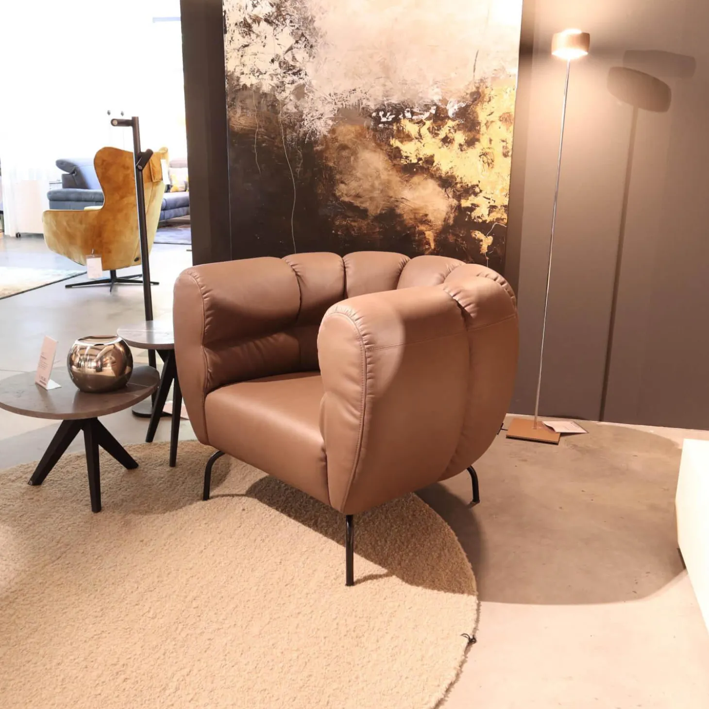 Sessel Magnolia Anilinleder 5707 0085 Pearl Braun Grau Fuß Schwarz Pulverbeschichtet