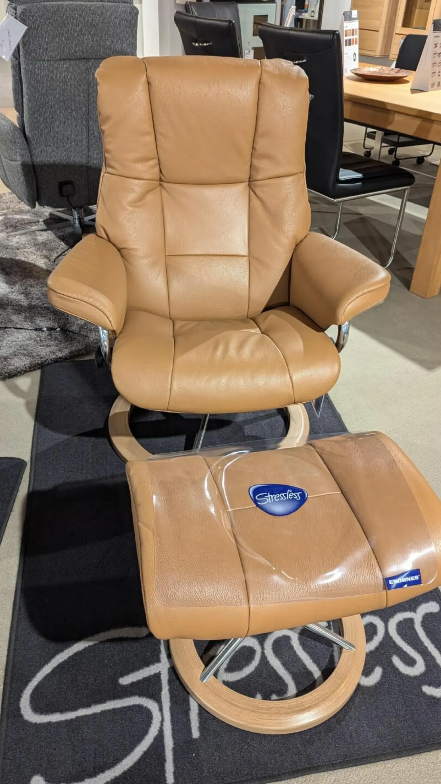 Sessel Mayfair Leder Cori 48 Caramel Braun Holz 04 Eiche Gestell Signature 40 Aluminium