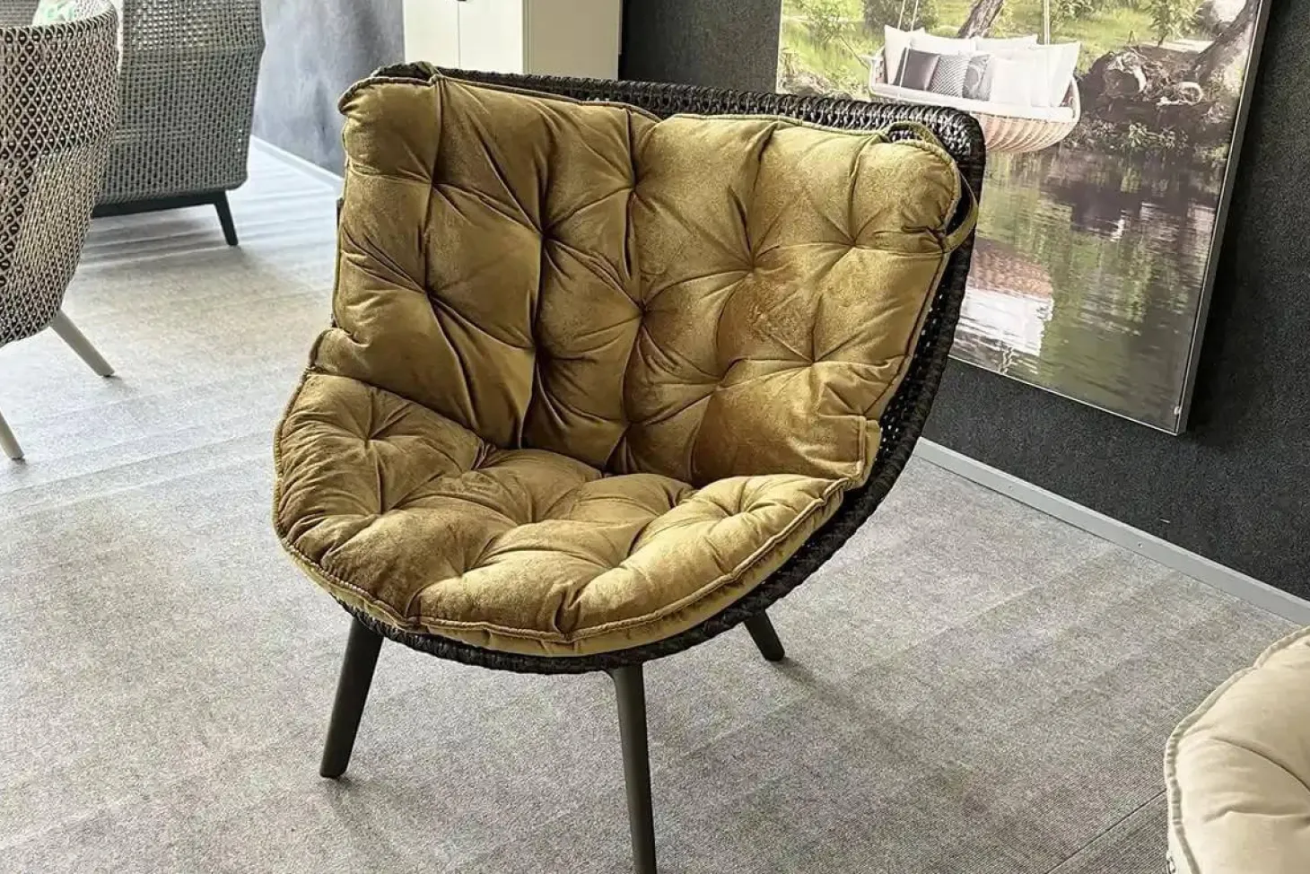 Sessel Mbrace Polster Stoff E Olio 823 Gold Geflecht Arabica 126 Schwarz Gestell Black Pepper 317 Schwarz