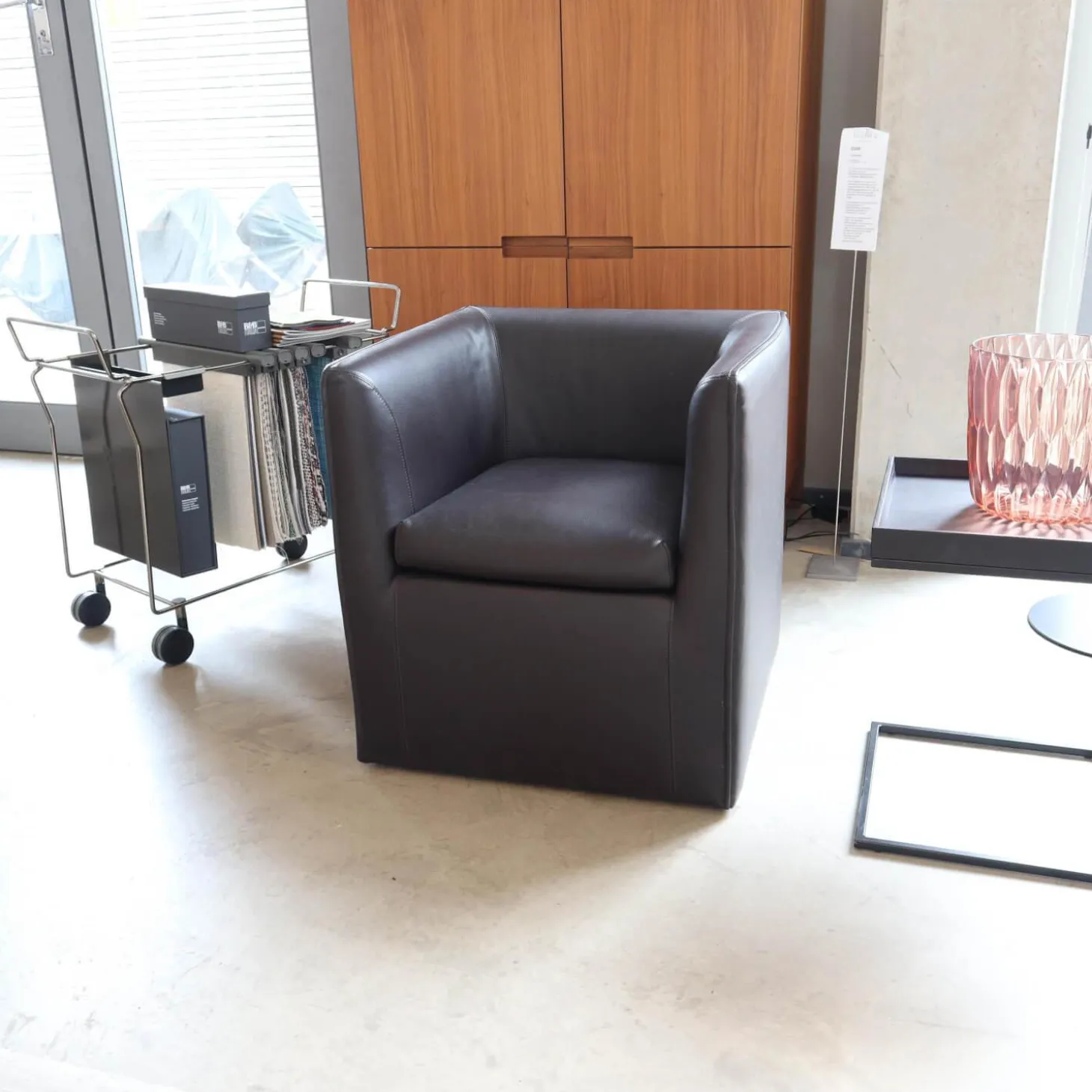 Sessel Mell Bodennah Bezug Leder Semi Mocca 284