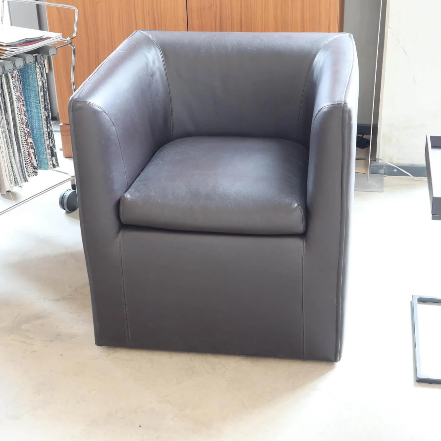 Sessel Mell Bodennah Bezug Leder Semi Mocca 284