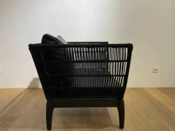 Sessel Miikka Schwarz Leder Netzmaterial Gestell Teakholz Schwarz Gebeizt