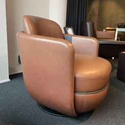 Sessel Miles Lounge Leder Nappa Guande Chestnut Gestell Pulverbeschichtet Schwarz