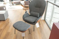 Sessel Mit Hocker 594 Bezug Stoff 17 048 Stahlblau Graublau Hinten Leder 38 112 Kupferbraun Gestell Vierfuß Stahl Glatt Umbragrau Grau Mit Kissen