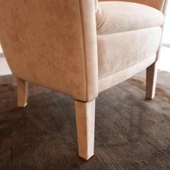 Sessel Model King Bezug Alkantara 112 Lachs Ton Massivholzgestell