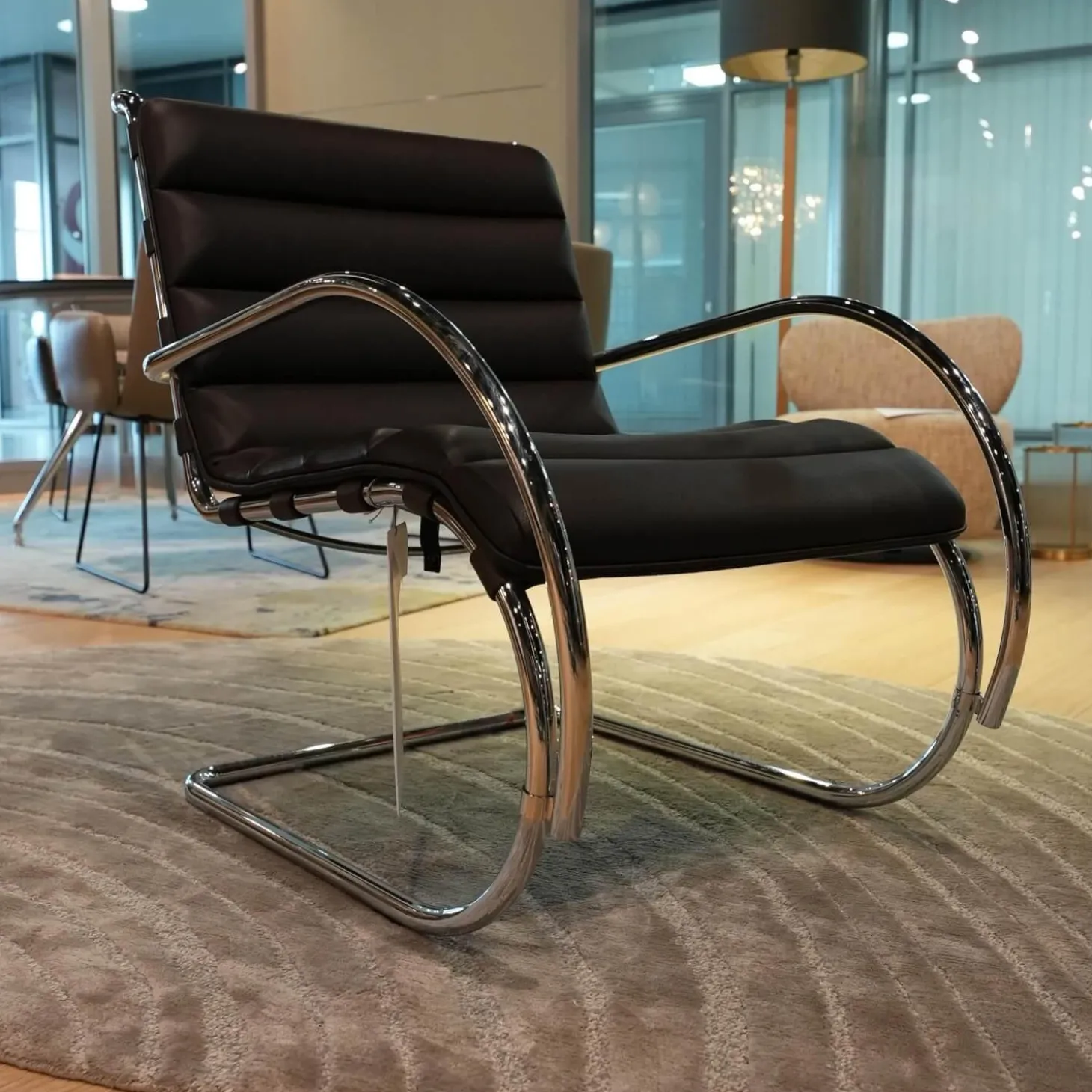 Sessel MR Bauhaus Leder X Bellagio Dark Brown Braun Gestell Chrom Poliert