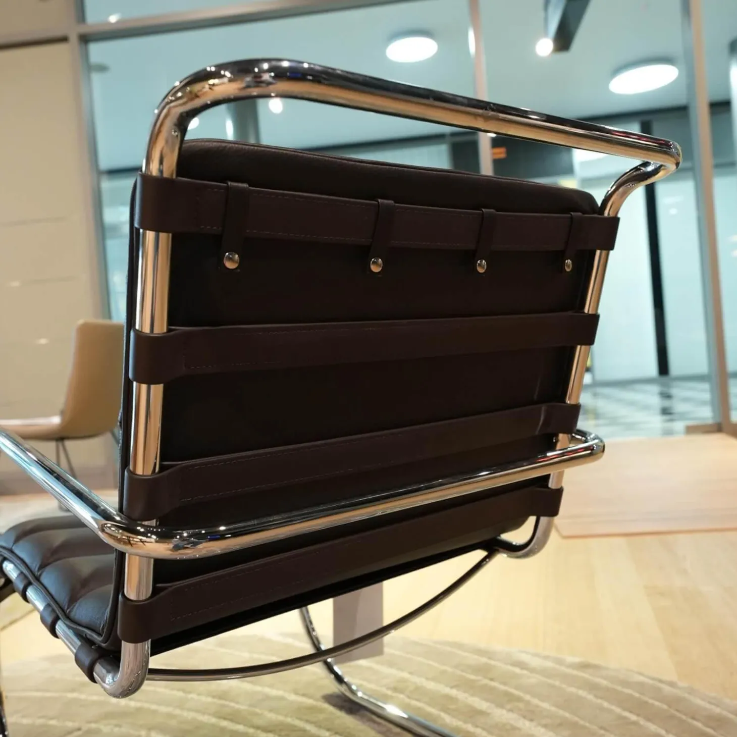 Sessel MR Bauhaus Leder X Bellagio Dark Brown Braun Gestell Chrom Poliert