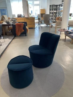 Sessel Nenou Stoff 8170 Ozean Dunkelblau Inklusive Hocker