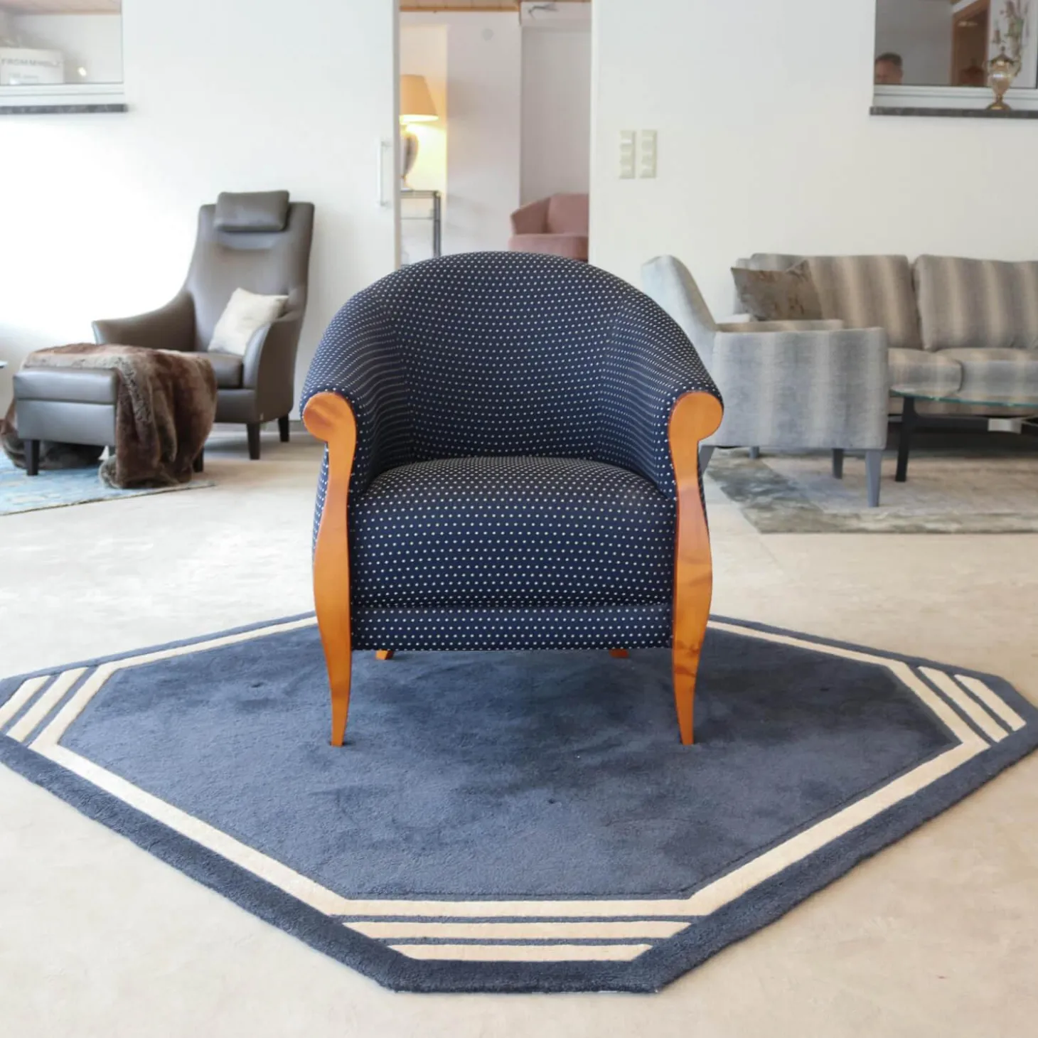 Sessel New York Stoff Blau Beige Gestell Kirschbaum Natur