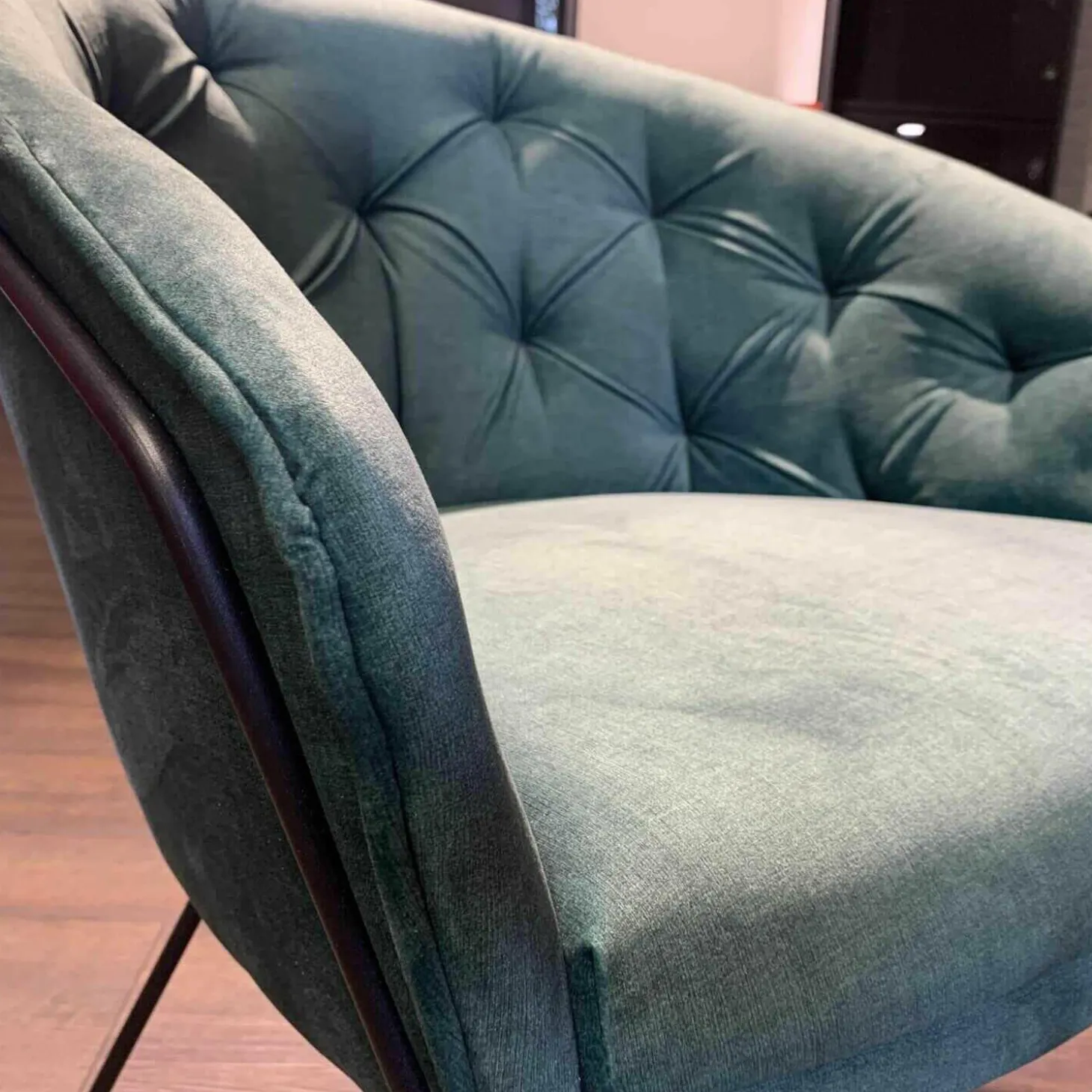 Sessel Noa Stoff 450 Deluxe Dark Green Gestell Schwarz