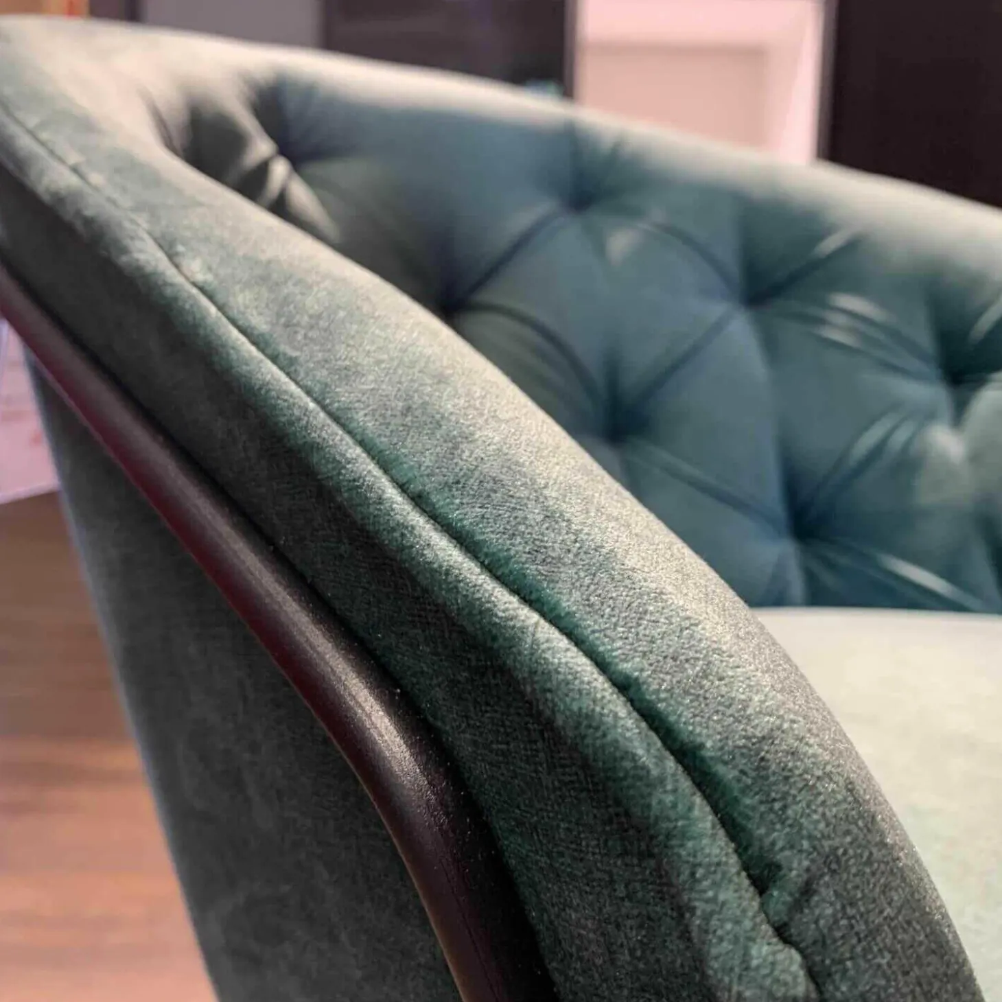 Sessel Noa Stoff 450 Deluxe Dark Green Gestell Schwarz