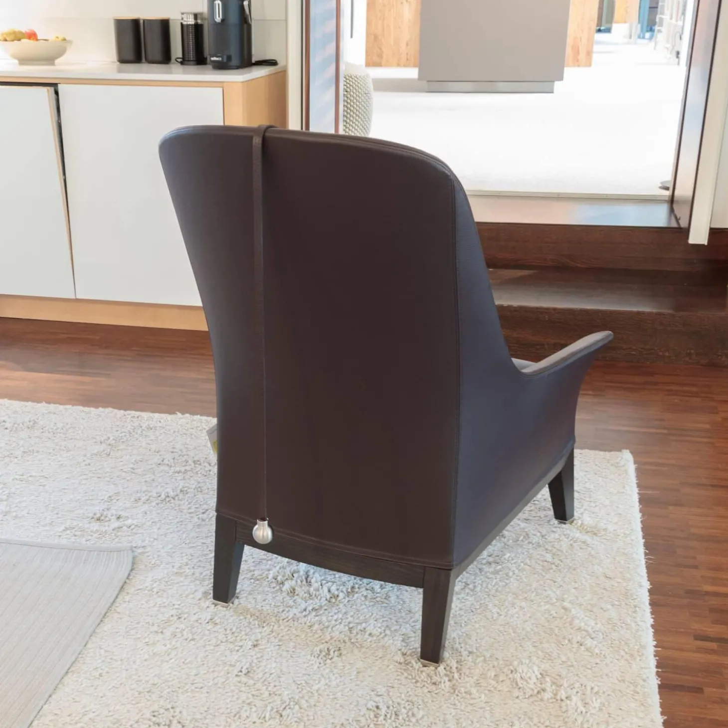 Sessel Normal Leder 2212 Dunkelbraun Gestell Buche Matt Gebeizt Inklusive Hocker Und Kopfkissen