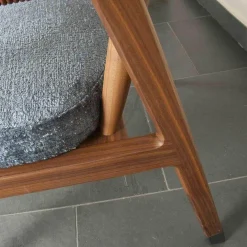 Sessel Ortiga Stoff Timo Blau Gestell Canaletto Nussbaum Leder Kordel Tabak mit Hocker