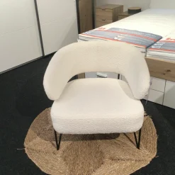 Sessel Peppo Textilgewebe Bouclé Weiß Gestell Metall Schwarz Mit Rückenkissen