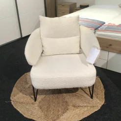 Sessel Peppo Textilgewebe Bouclé Weiß Gestell Metall Schwarz Mit Rückenkissen