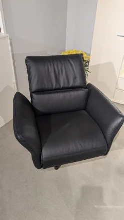 Sessel PTV 1780 Leder Napoli 0500 Schwarz Füße Metall Schwarz Mit Manuell Verstellbarer Fußablage