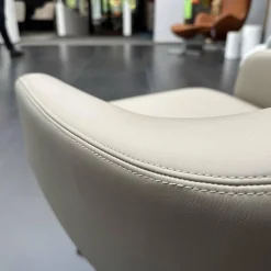 Sessel Repos Leder L50 Premium F Sand Beige Gestell Basic Dark Schwarz