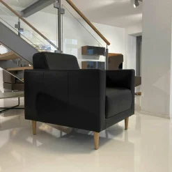 Sessel SE 141 Leder 8006 Schwarz Füße Holz